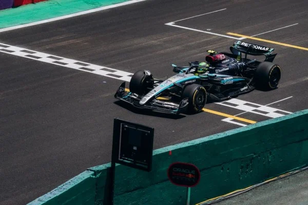 不老阿隆索续约阿斯顿马丁至2027年四十二岁F1传奇继续上演
